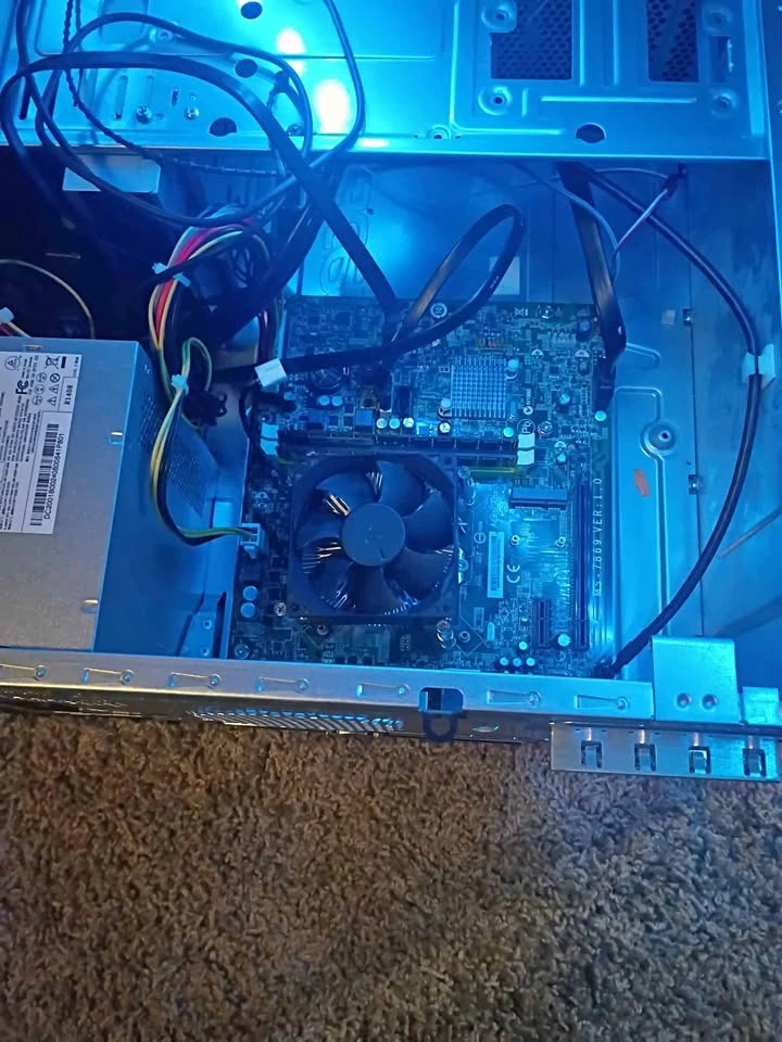 Acer Aspire Desktop PC with Keyboard and Mouse