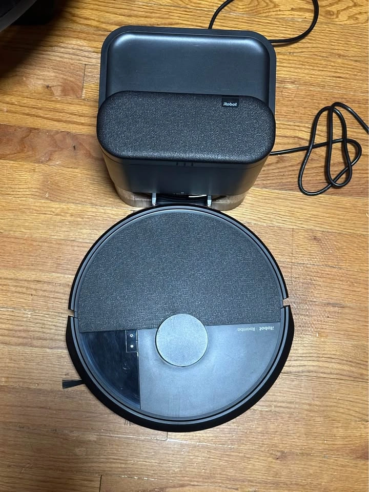iRobot Roomba Combo 105 Robot Vacuum & Mop with AutoEmpty Dock - photo 2