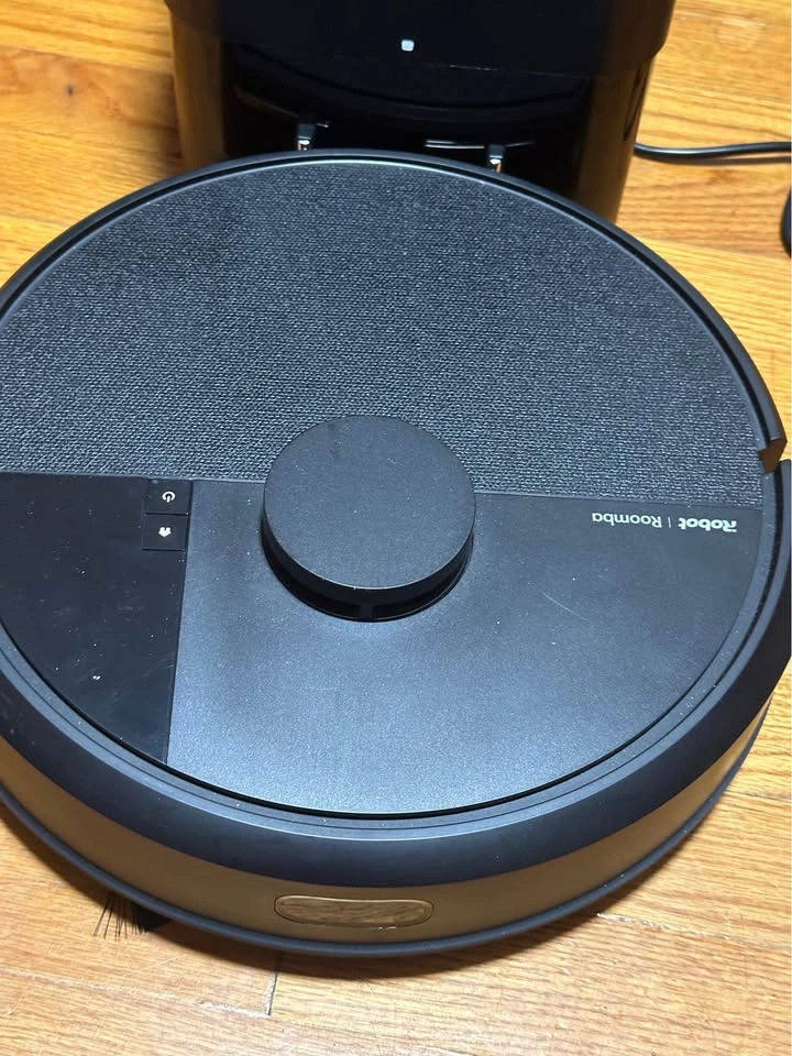 iRobot Roomba Combo 105 Robot Vacuum & Mop with AutoEmpty Dock - photo 3