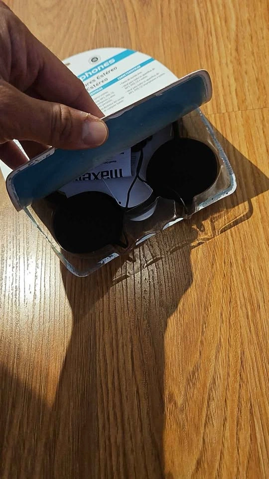 Maxell Stereo Headphones - photo 3
