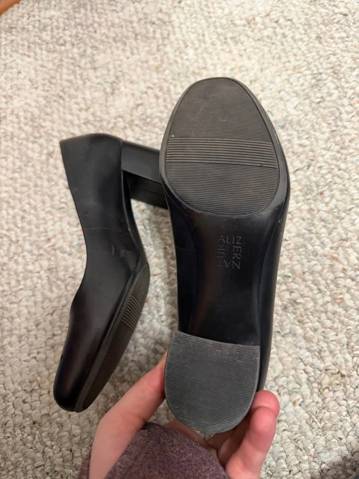 Naturalizer Whitney Black Leather Pumps - photo 2