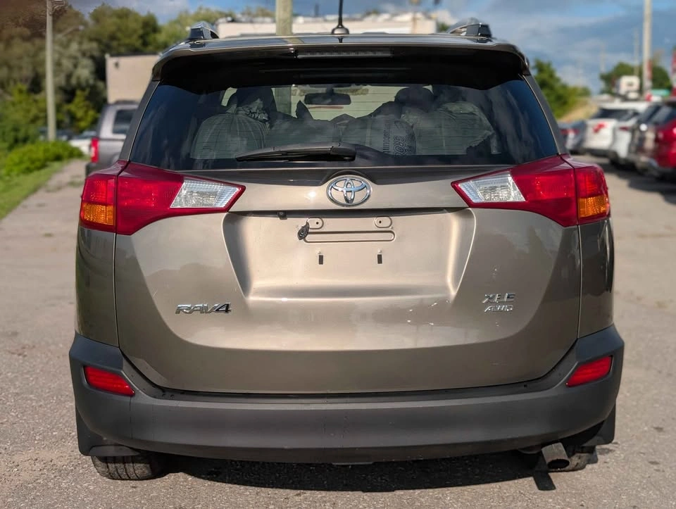 2015 Toyota RAV4 - photo 3