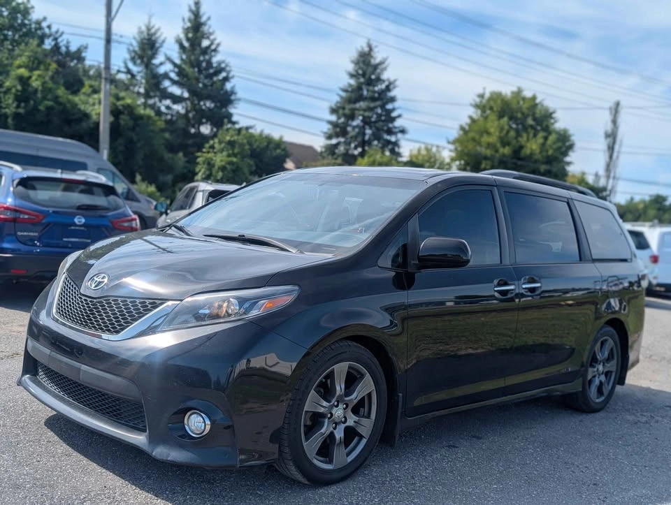 2017 Toyota Sienna - photo 2