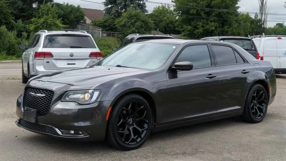 2016 Chrysler 300 - photo 3
