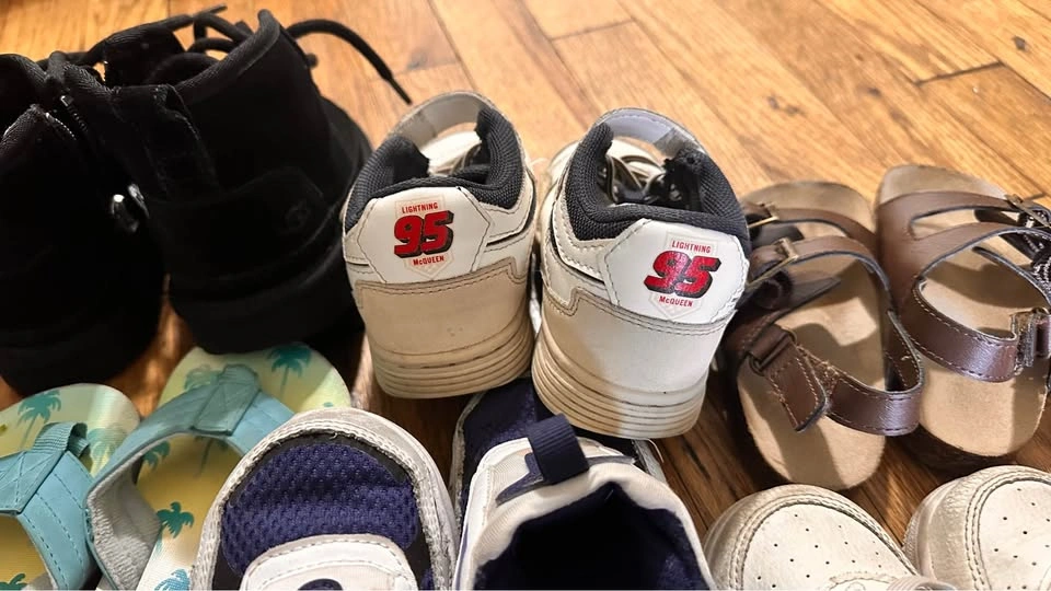 Kids shoes bundle - photo 2