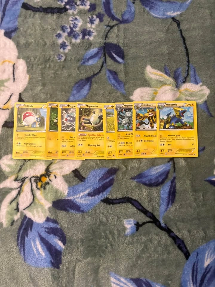 Pokémon TCG Card Bulk Lot (XY Era) - photo 5