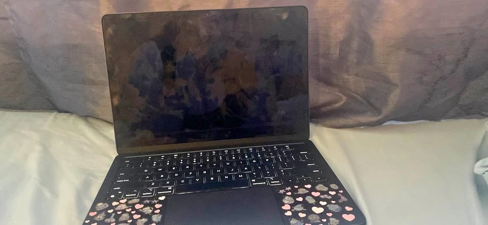 2024 MacBook Air M3 13 inch 8GB Ram