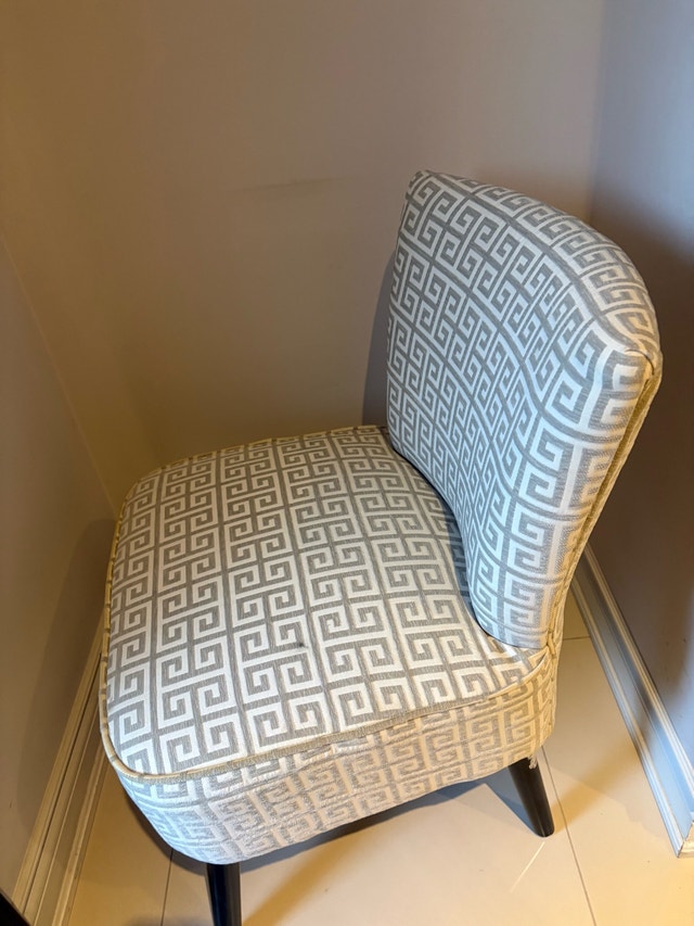 Accent Chair with Geometric Pattern - photo 2