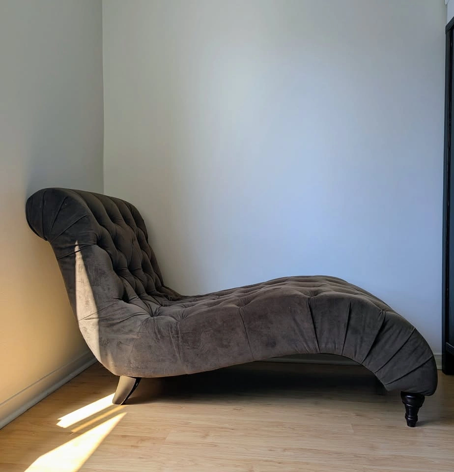 Tufted Velvet Chaise Lounge - 5'L x 26"W x 3'H - Sturdy Frame - photo 3