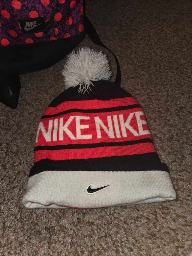 Nike Backpack & touque - photo 2