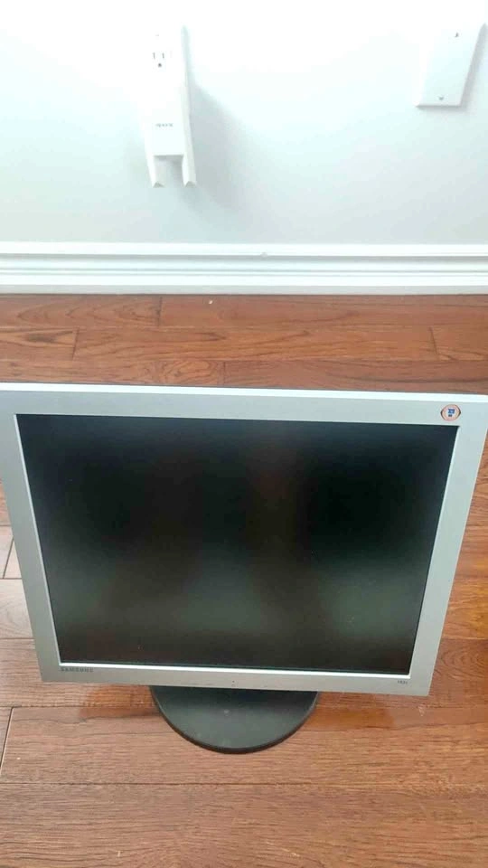 Samsung 193V LCD Monitor