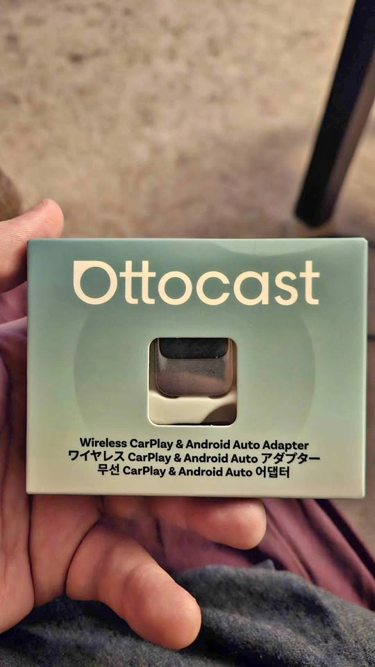 Ottocast Mini Core Wireless CarPlay & Android Auto Adapter