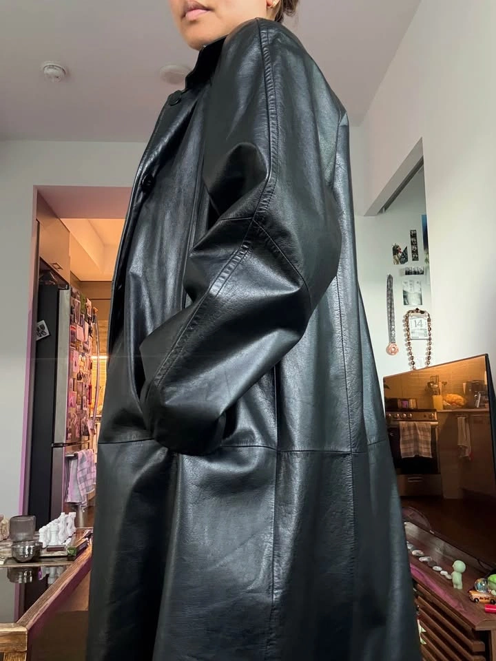 Genuine leather trench coat - Danier - photo 2