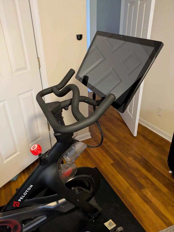 Peloton Bike (Original) For Sale - photo 2