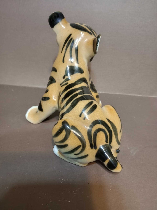Lomonosov Porcelain Tiger Figurine - photo 3