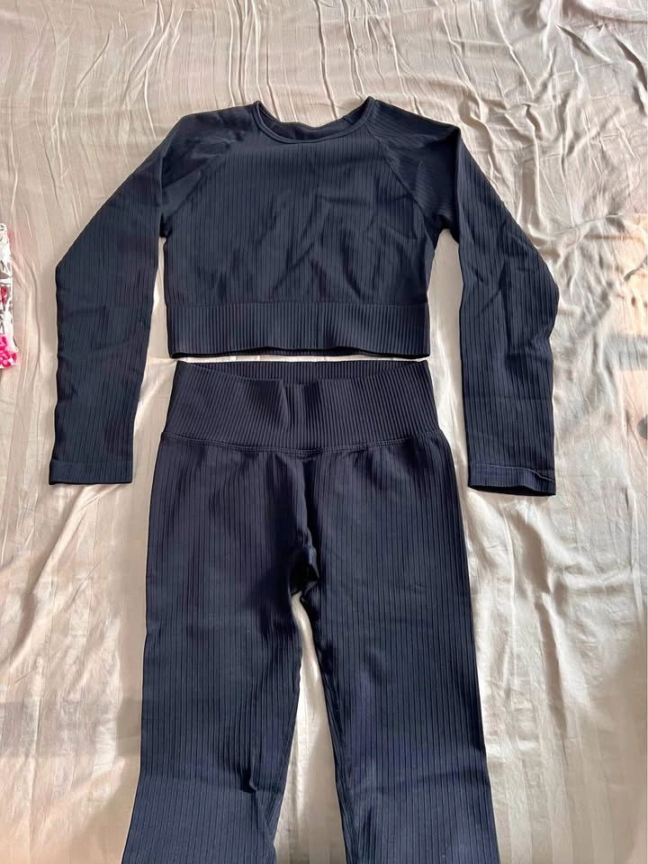 Black workout set