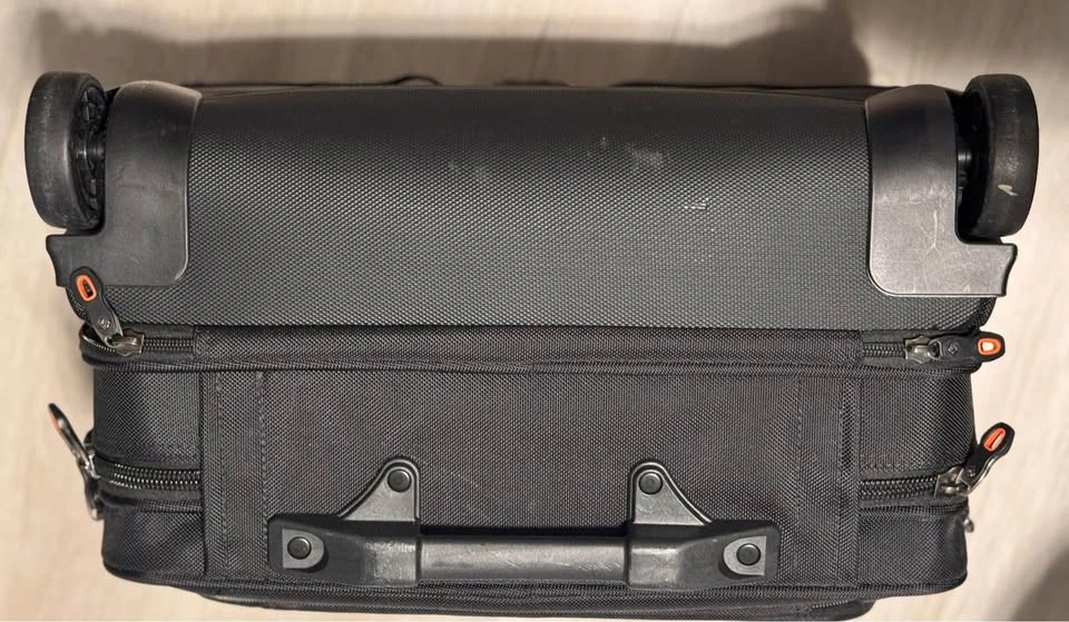 Samsonite Carry-On Suitcase - photo 3