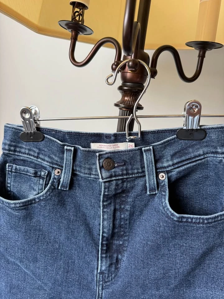 Women’s Levi’s Dark Denim Jeans | Size 26 - photo 3