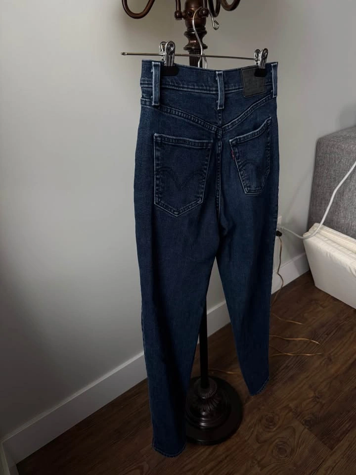 Women’s Levi’s Dark Denim Jeans | Size 26 - photo 4