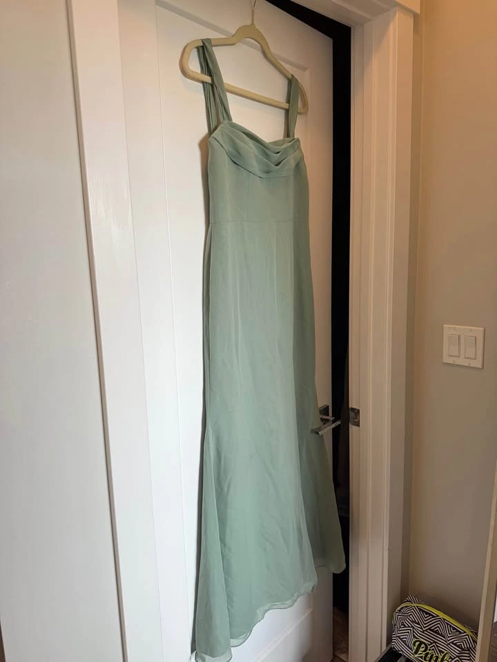 Stunning Bridesmaid/Grad Dress - photo 2