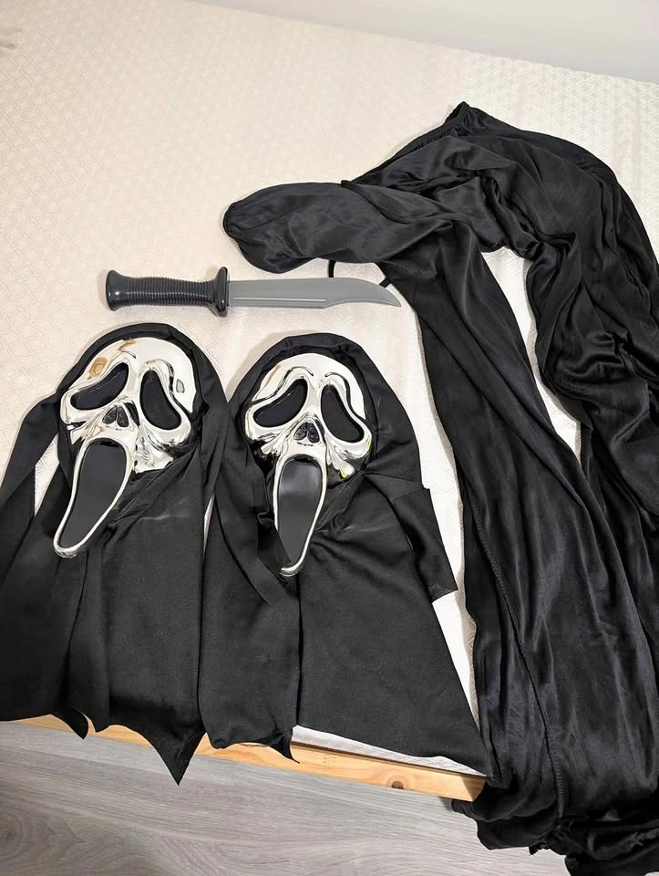 Two Ghostface mask costume, two capes, one knife