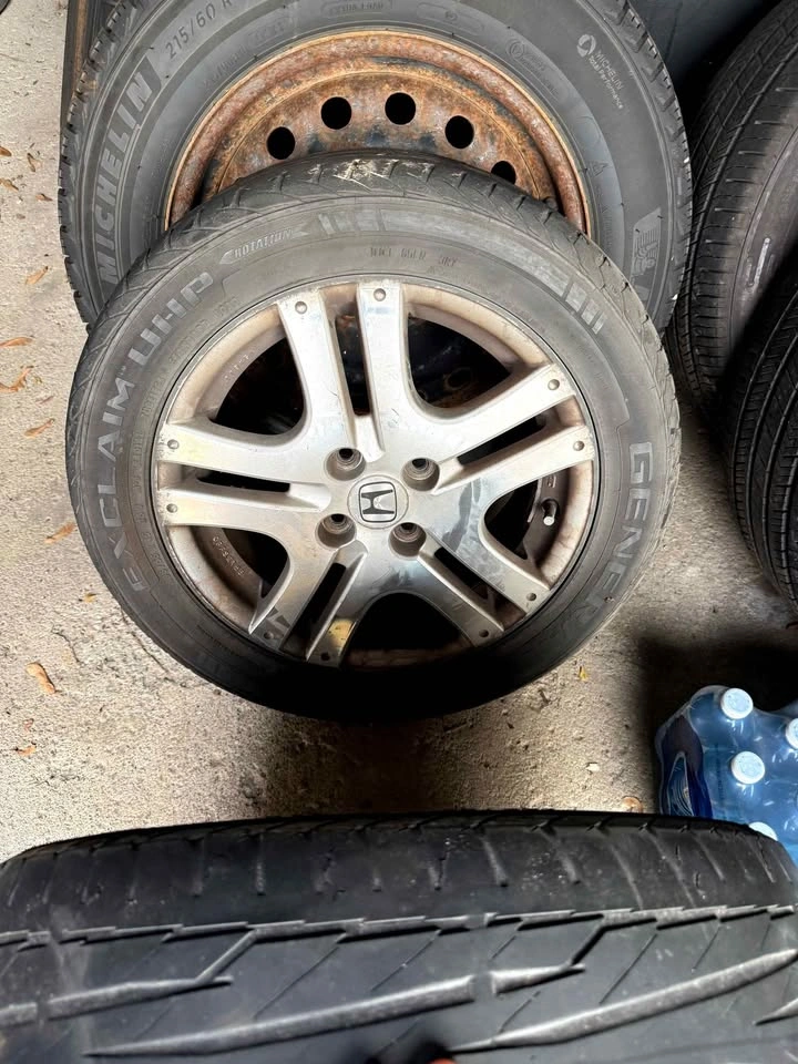 OEM 15" Honda Fit Sport Alloy Wheels - photo 3