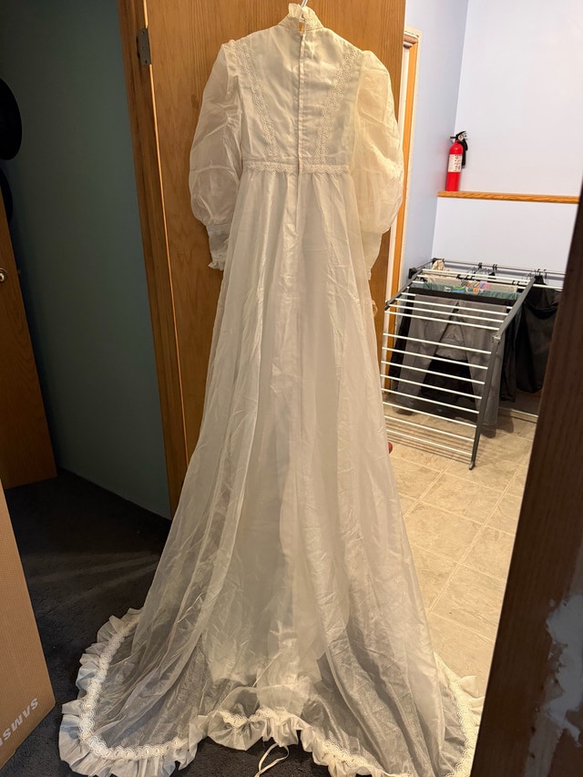 Vintage Wedding Dress - photo 2