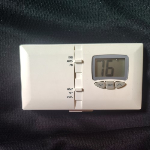 White Non-Programmable Digital Thermostat Heat/Cool/Off