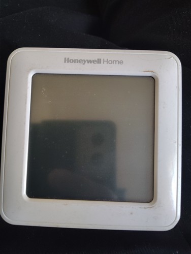 Honeywell Home smart comfort suite, Wall Thermostat
