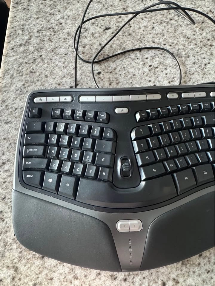 Microsoft Natural Ergonomic Keyboard 4000 (v1.0) - photo 2