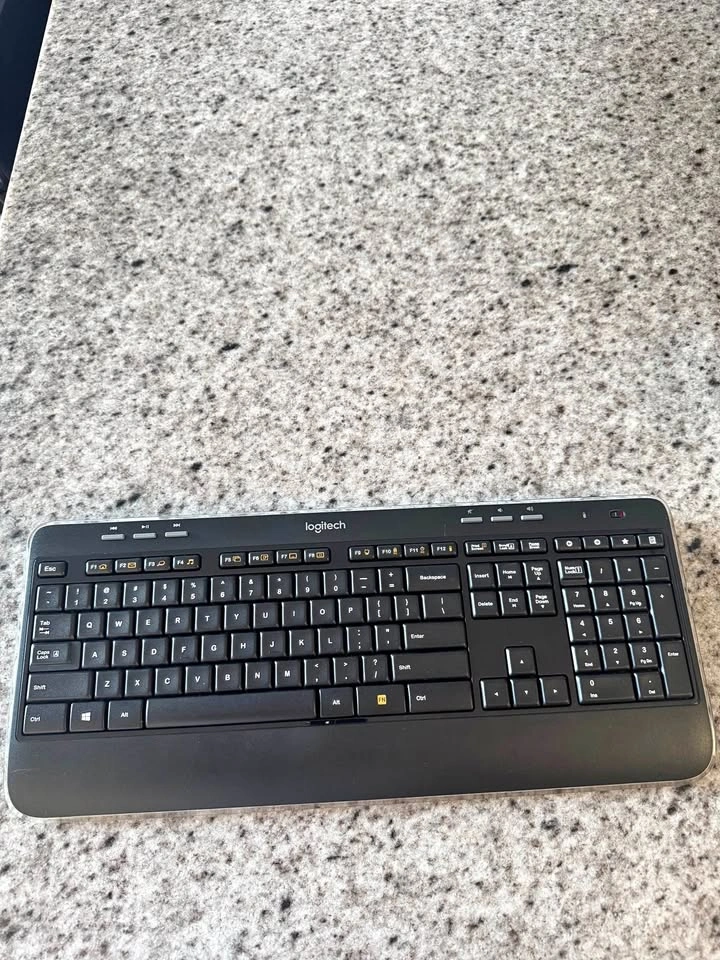 Logitech K520 Wireless Keyboard