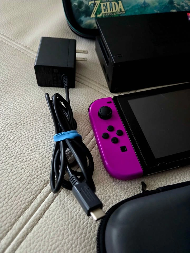 Nintendo Switch Bundle Neon Purple/Orange + Pokémon Violet - photo 4