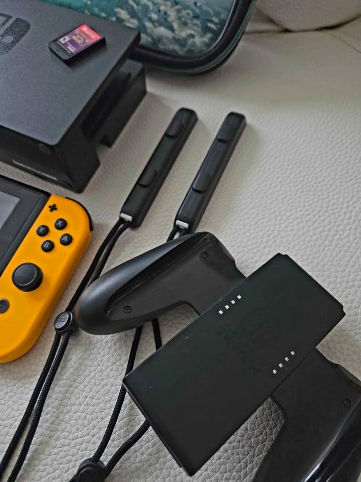 Nintendo Switch Bundle Neon Purple/Orange + Pokémon Violet - photo 5