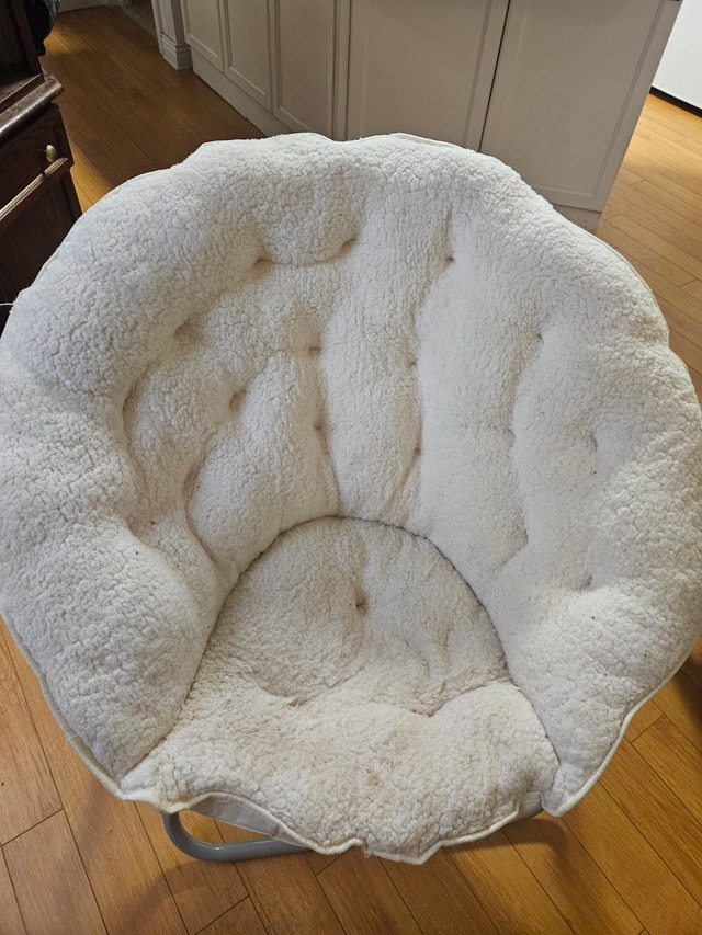 Mainstays Oversized Saucer Chair – Like New – $12 - photo 2