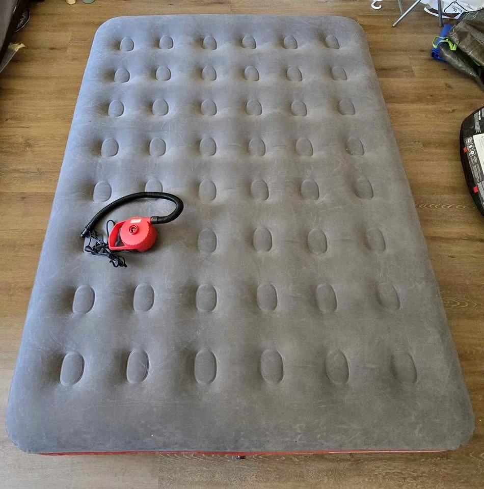 Coleman Quickbed Queen Airbed and Quick pump
