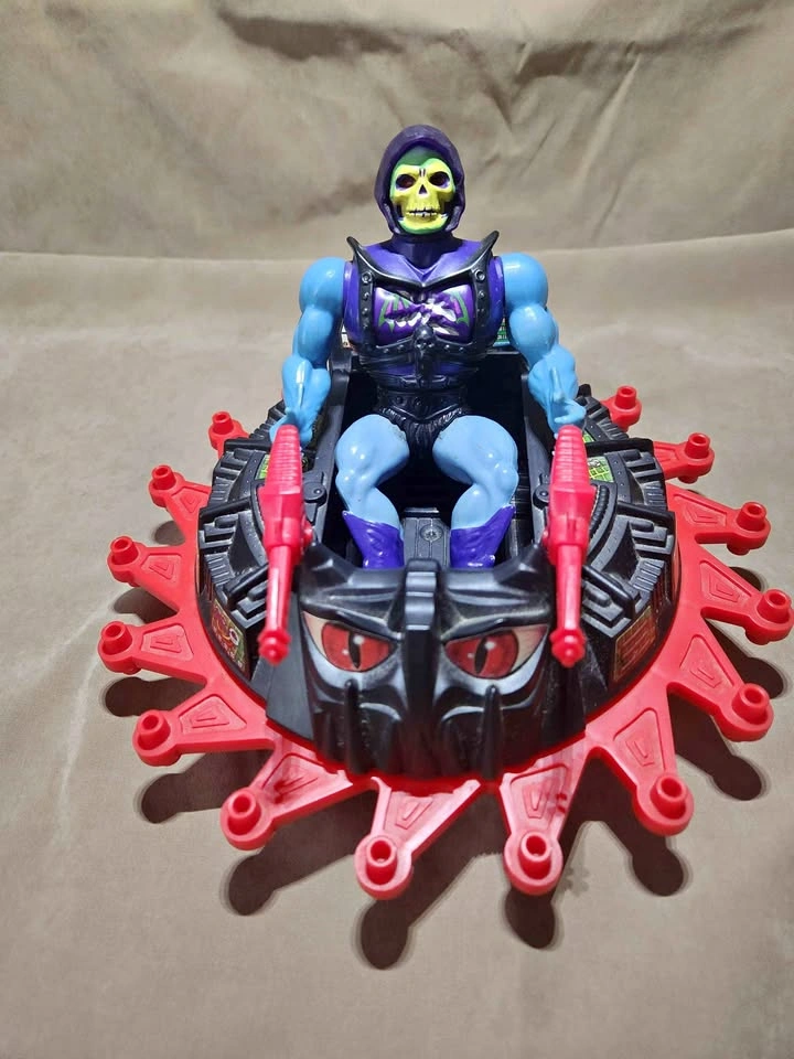 Vintage 1984 Masters of the Universe Land Shark & Skeletor