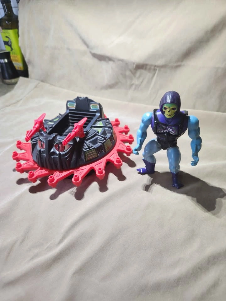Vintage 1984 Masters of the Universe Land Shark & Skeletor - photo 5