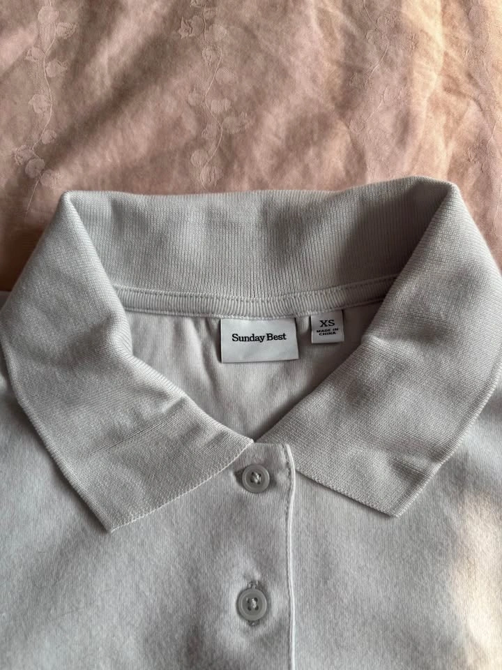 Aritzia Sunday xs Best Cropped Button up Audio Top - photo 2