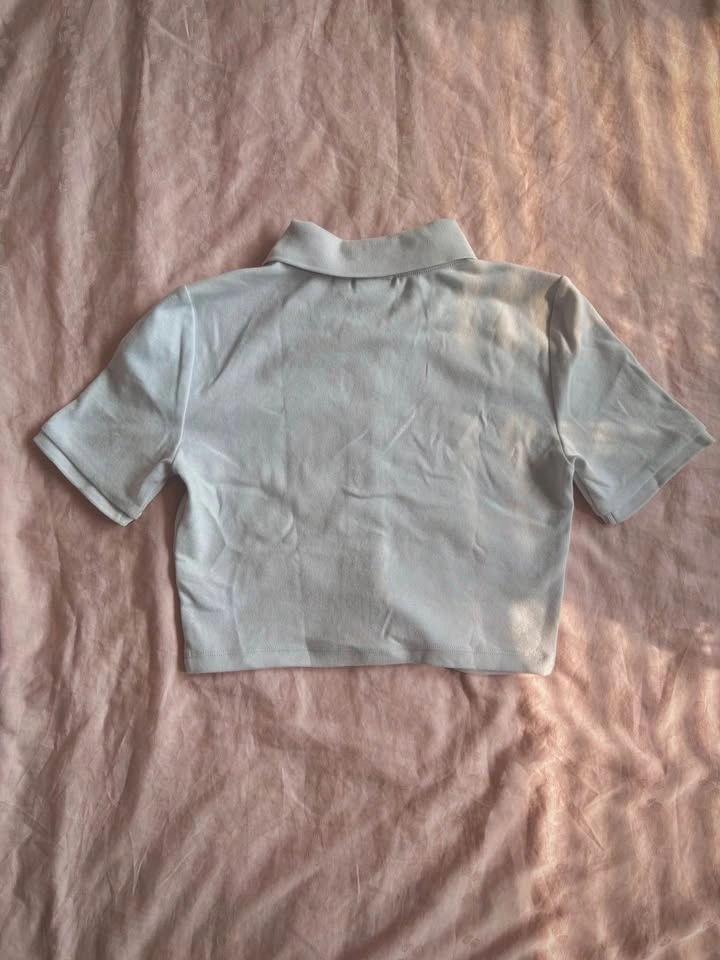 Aritzia Sunday xs Best Cropped Button up Audio Top - photo 3