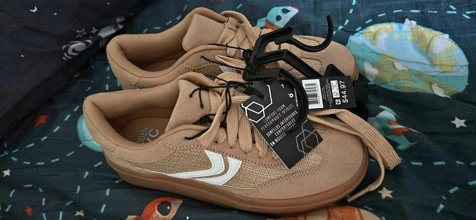 Madden NYC 22POWERM26 Sneakers Size 6
