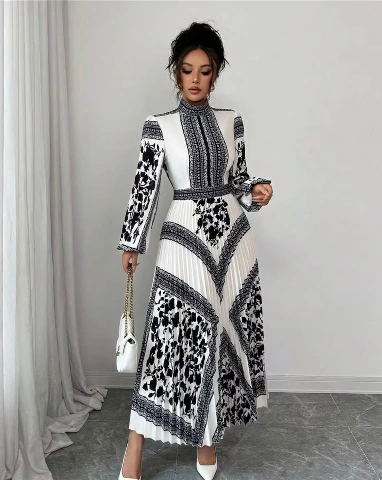 Elegant Black & White Printed Pleated Maxi Dress - Size M - photo 3