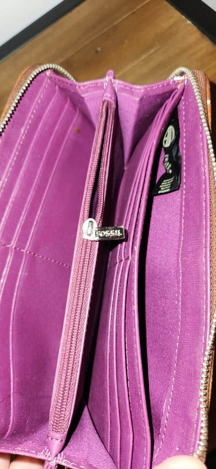Fossil Leather Zip Wallet/Wristlet – $15 - photo 4