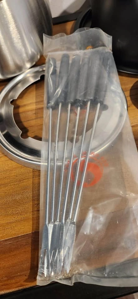 Fondue Set with 6 Plates & Forks - photo 2