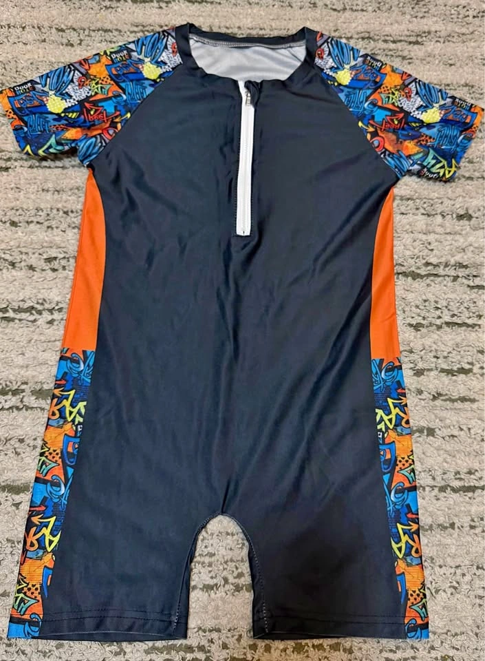 Boys Rashguard - Medium - 7 years old