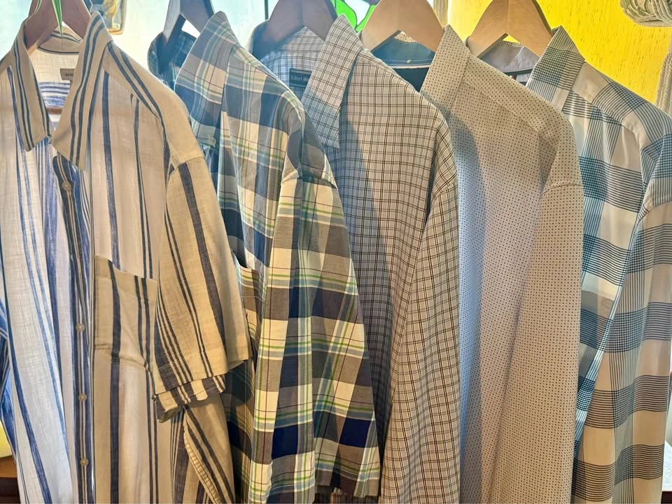 Men's dress shirts XXL like new condition brand names