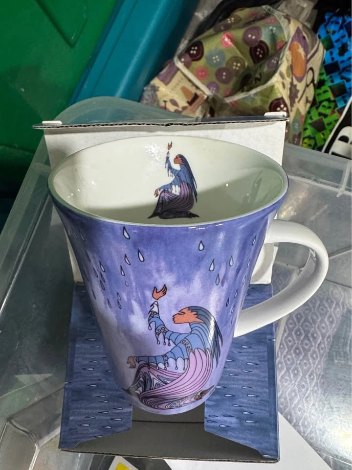 BRAND NEW IN BOX Maxine Noel "Rainmaker" Indigenous Art Mug - photo 2