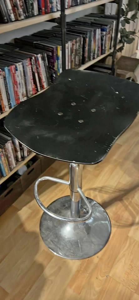 Bar stool