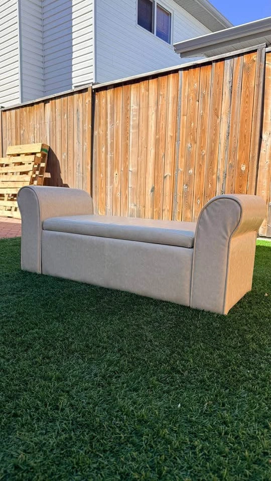 ✨ NEW | Cream Faux Leather Storage Bench ✨ - photo 3