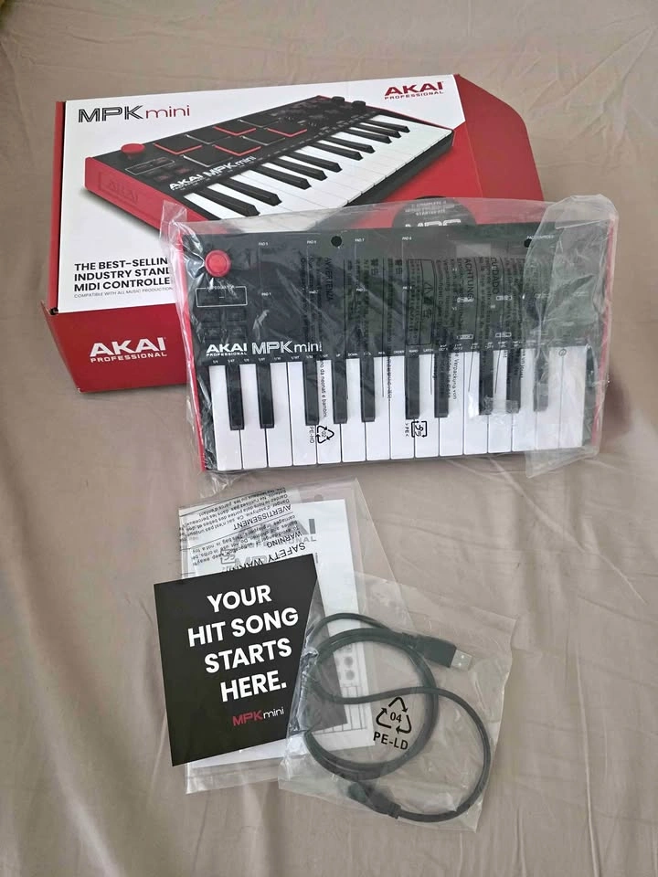 NEW Akai mpk mini MK3 25 key MIDI