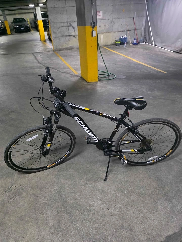 Schwinn GTX2 hybrid bike - photo 2